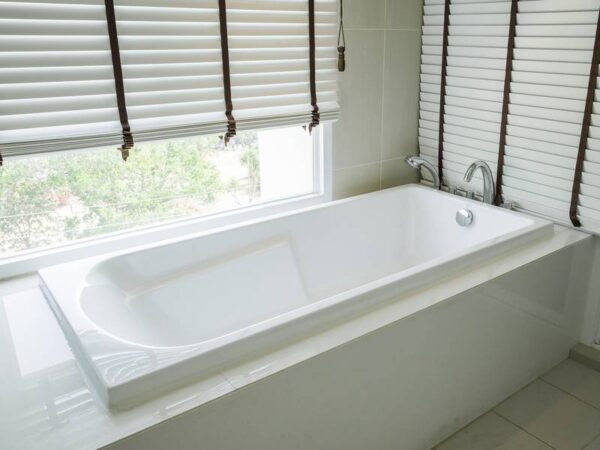 What Services Are Included in Your Bathtub Reglazing Price?